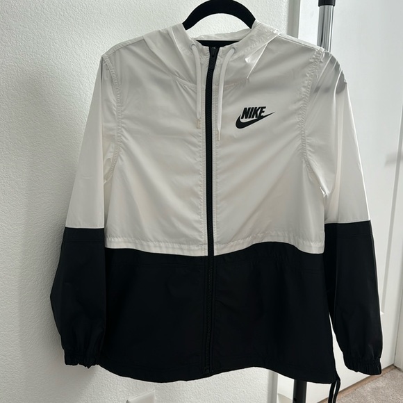 Nike rain jacket - Picture 1 of 5